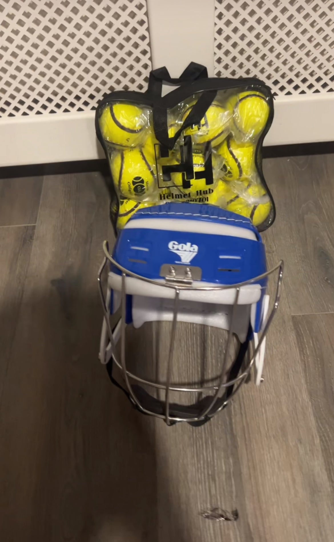 Helmet and sliothars